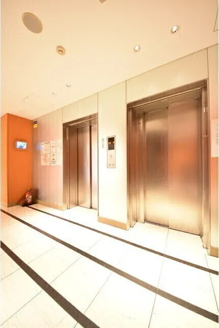 Feel A Shibuya - Other - ["Window", "Door", "Fixture"]