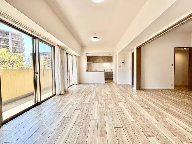 Laurel Square Chiba New Town Central Building D, Room 302