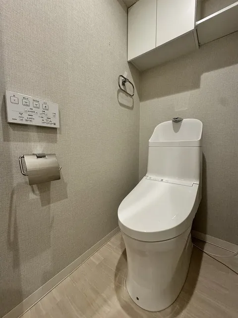 View Heights In Front Of Itabashi Ward Office - Interior - ["Flooring", "Toilet seat", "Toilet"]