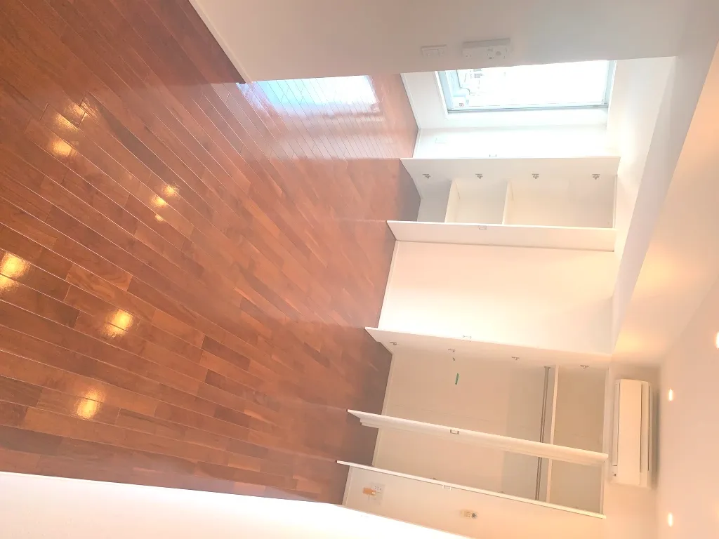 Residence Shirokane Colore - Interior - ["Brown", "Wood", "Window"]