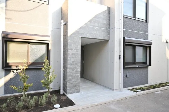 ES-Grande Higashinakano - Exterior - ["Composite material", "Concrete", "Building material"]