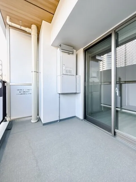 Royal Parks Ariake - Interior - ["Floor", "Flooring", "Architecture"]