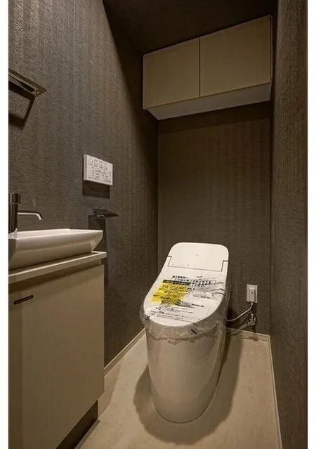 Due Fuchu I - Interior - ["Flooring", "Plumbing fixture", "Interior design"]