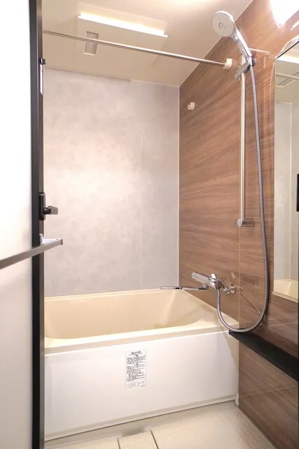 Alibio Gakugei Daigaku - Interior - ["Plumbing fixture", "Shower head", "Bathtub"]