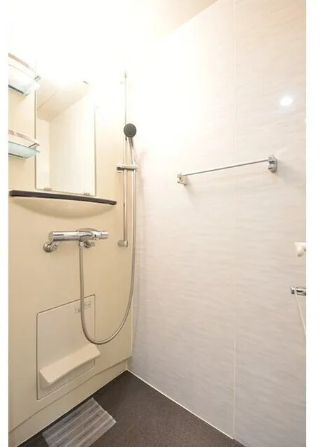 Castalia SuitenguⅡ - Interior - ["Flooring", "Plumbing fixture", "Bathroom"]