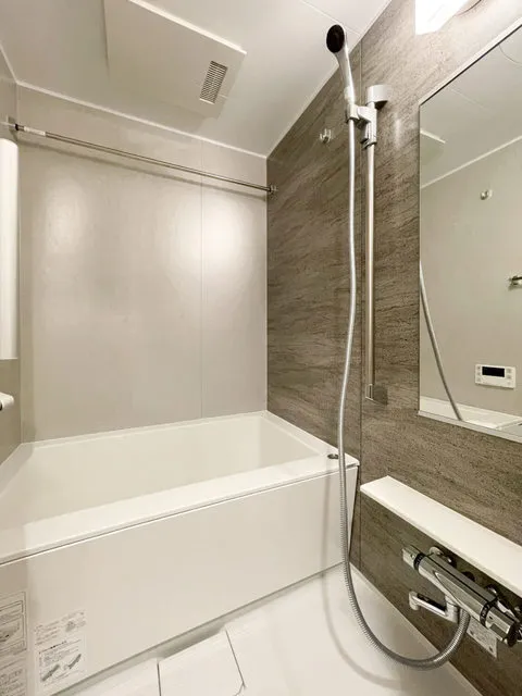 Lefon Progre Hongo 3-Chome - Interior - ["Flooring", "Plumbing fixture", "Bathroom"]