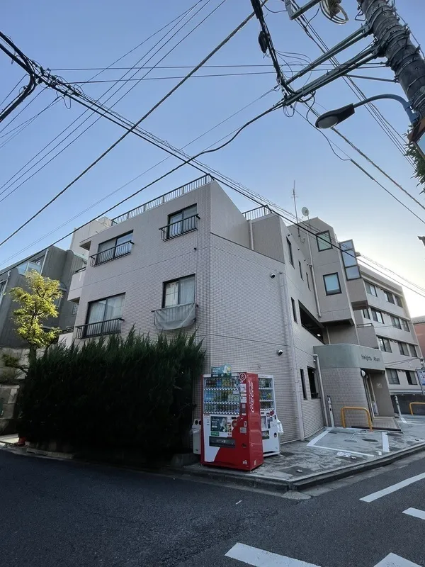 Heights Atom - Exterior - ["Building", "Window", "Residential area"]