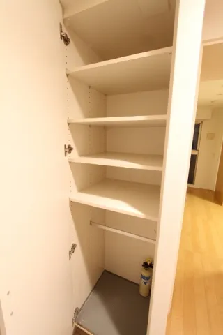 Prime Urban Ebisu II - Interior - ["Shelf", "Property", "Room"]