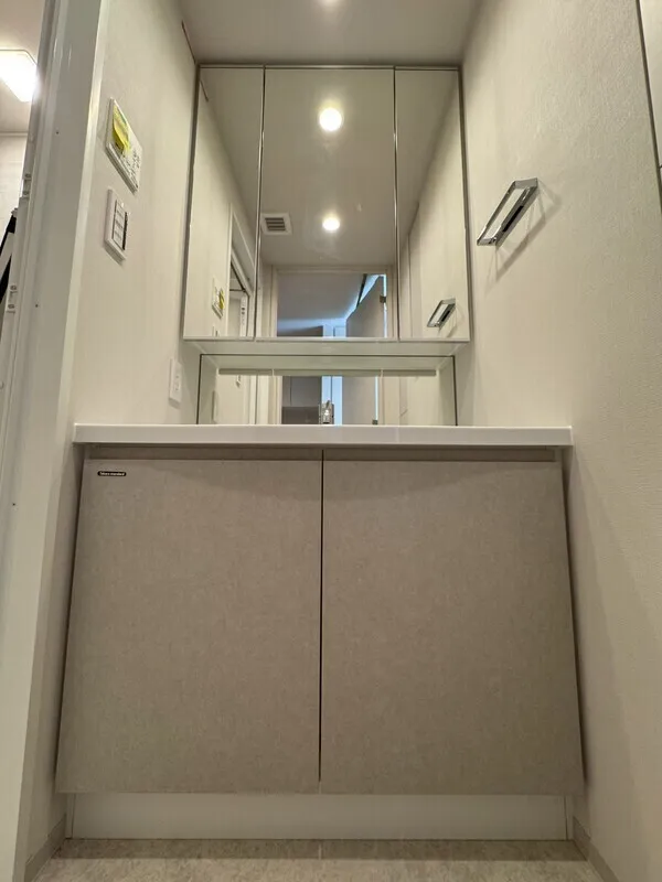 Lumiec Kinshicho - Interior - ["Flooring", "Interior design", "Floor"]