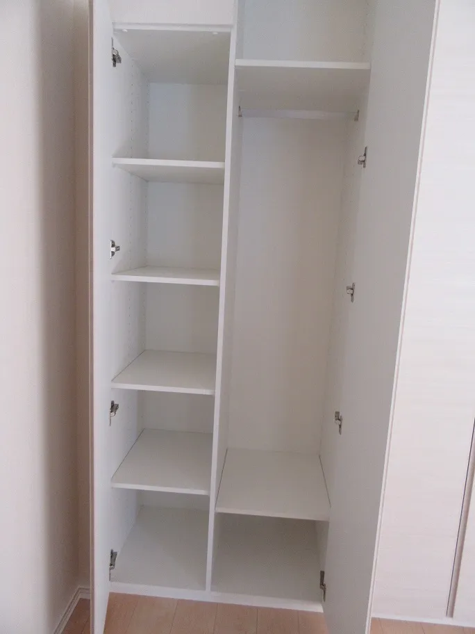 Gran Casa Honkomagome - Interior - ["Shelf", "Furniture", "Cabinetry"]