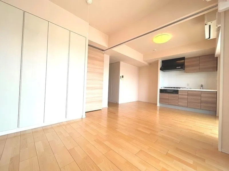 BLESS Kamiikebukuro - Interior - ["Flooring", "Interior design", "Wall"]
