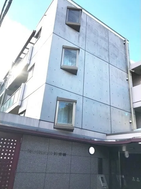 RUELLE Jingumae - Exterior - ["Sky", "Fixture", "Building"]