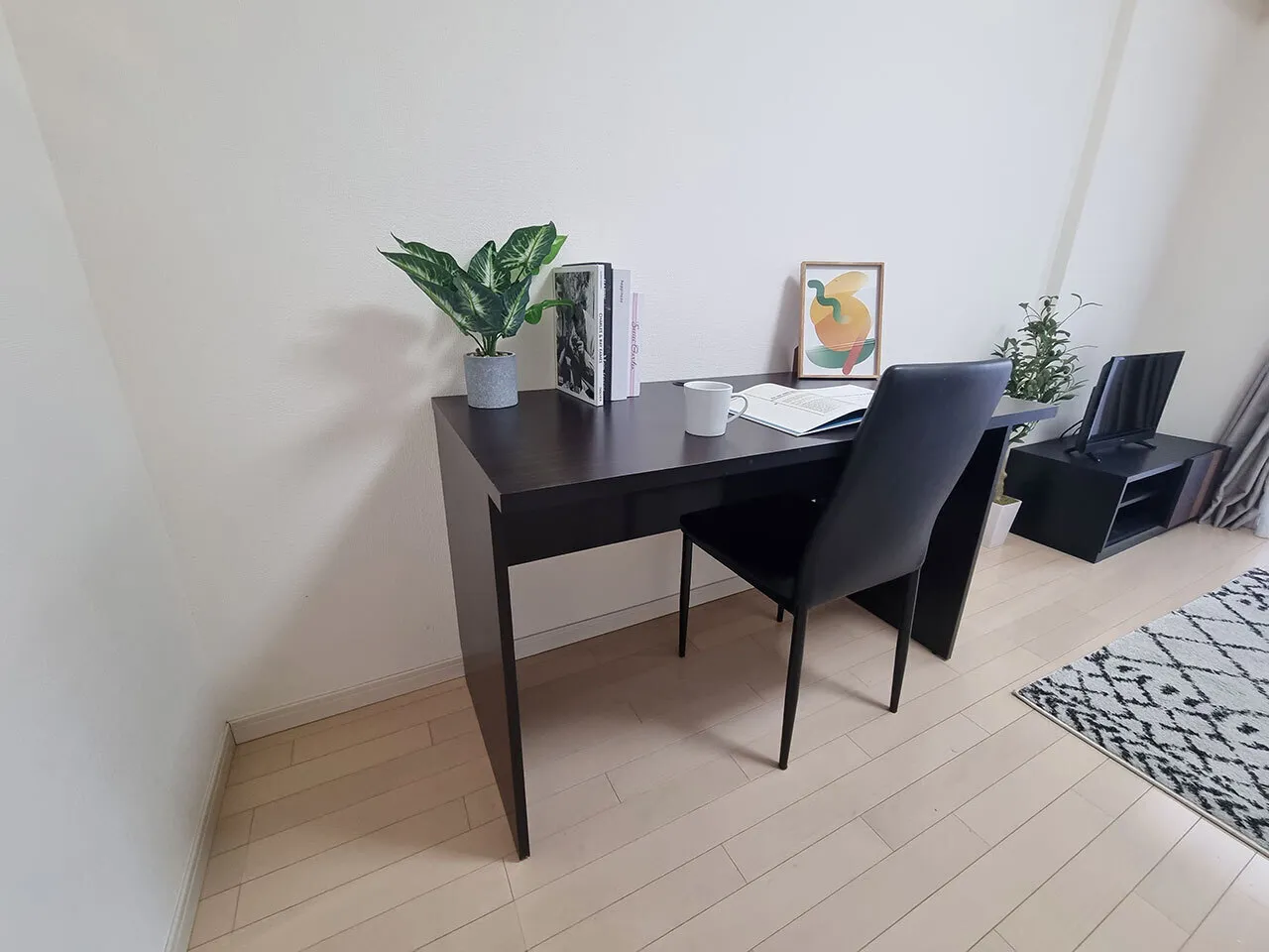 Mynavi STAY Higashioi - Interior - ["Furniture", "Wood", "Flooring"]