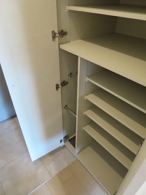 Arden Gotanda - Interior - ["Wood", "Cabinetry", "Drawer"]