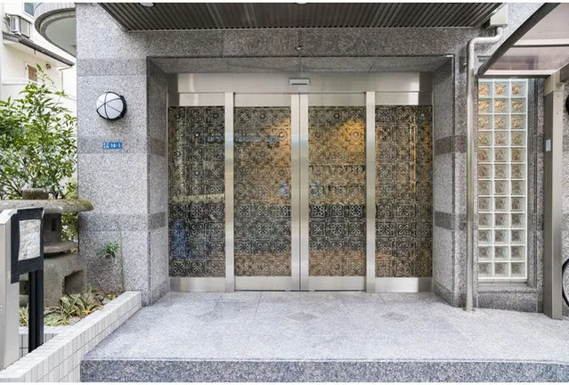 T. Halzion - Exterior - ["Property", "Architecture", "Floor"]