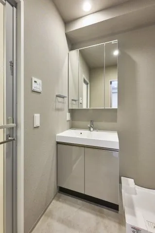 Proud Flat Nishikamata - Interior - ["Flooring", "Plumbing fixture", "Floor"]