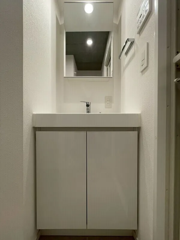 FARE Mejiro - Interior - ["Wall", "Flooring", "Plumbing fixture"]
