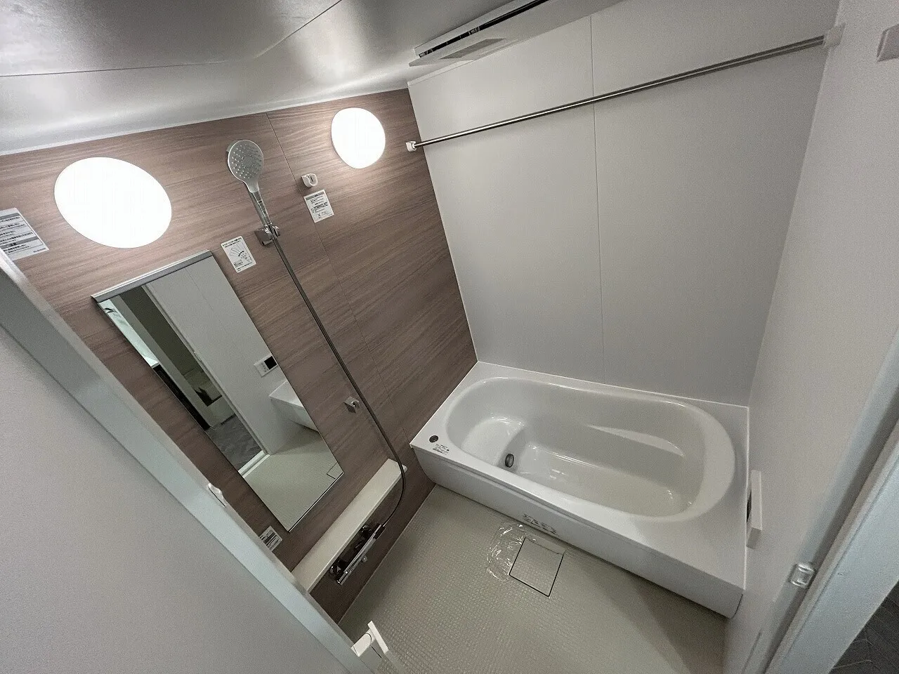 Blanchiesta Kiba - Interior - ["Plumbing fixture", "Flooring", "Floor"]