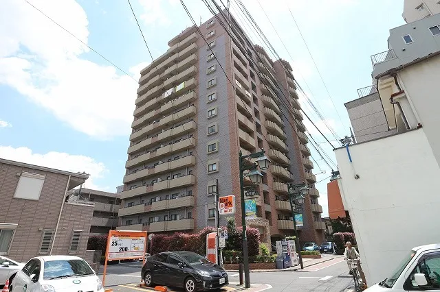 Due Nerima - Exterior - ["Car", "Land vehicle", "Building"]