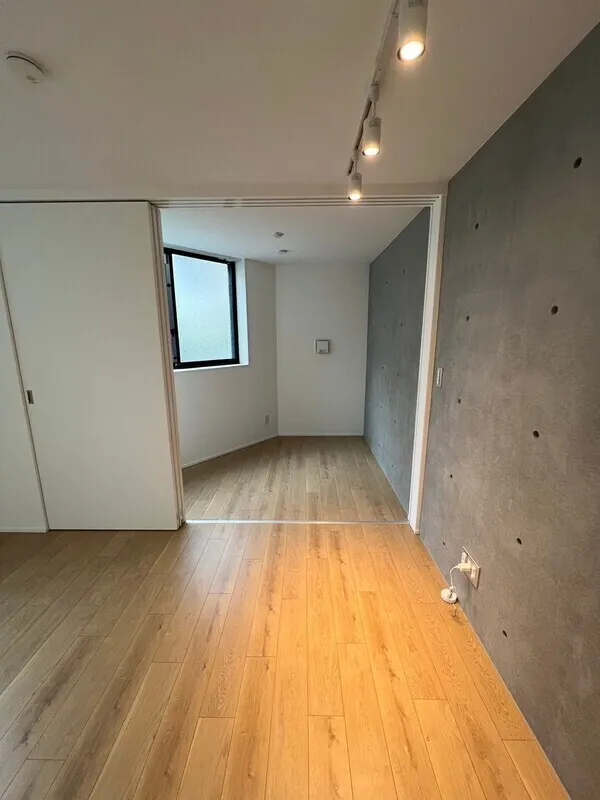 Fullea Fudomae - Interior - ["Flooring", "Floor", "Wall"]