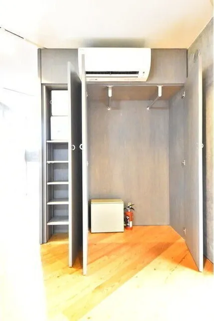 FARE Uehara Noye EAST - Interior - ["Wood", "Flooring", "Floor"]