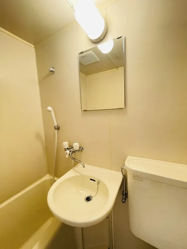 Fusou Heights Yotsuya - Interior - ["Plumbing fixture", "Flooring", "Floor"]