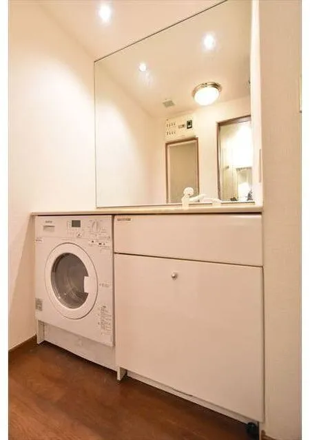 Plateau Jingumae - Interior - ["Washing machine", "Flooring", "Wood"]