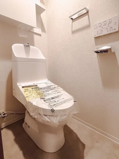 Brookside Residence Kiba - Interior - ["Toilet seat", "Toilet", "Flooring"]