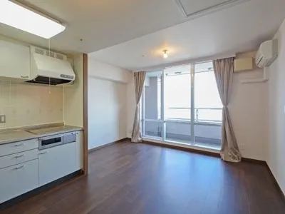 River City 21 East Towers II - Interior - ["Property", "Cabinetry", "Furniture"]