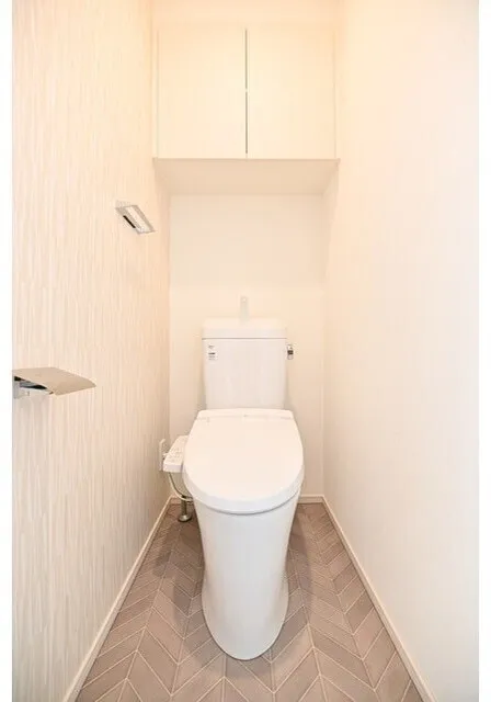Harmony Residence Tokyo Musashinoeki WEST SIDE - Interior - ["Toilet seat", "Toilet", "Flooring"]