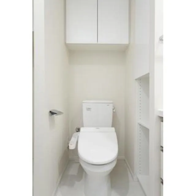 Park Axis Akasakamitsuke - Interior - ["Toilet", "Property", "Toilet seat"]