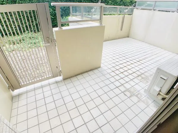 Premier Comfort Nishiogikubo - Interior - ["Floor", "Flooring", "Composite material"]
