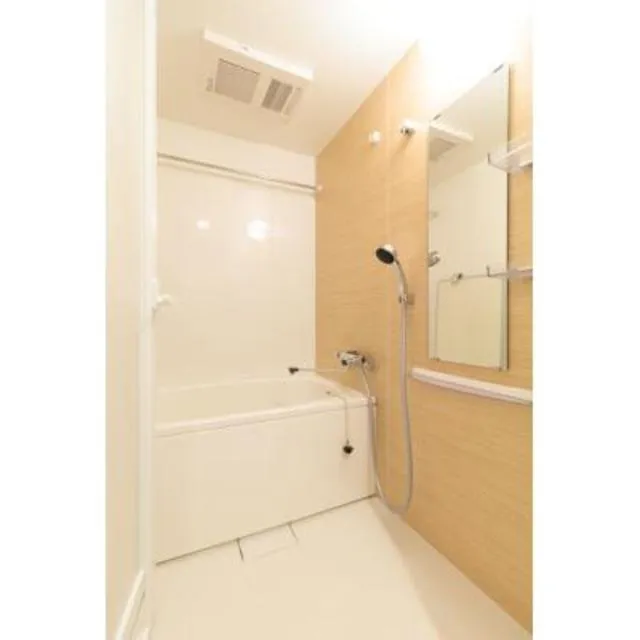 Patio Square Nakano - Interior - ["Plumbing fixture", "Building", "Shower head"]