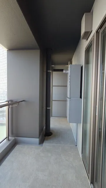 Park Tower Kachidoki South Building - Interior - ["Floor", "Flooring", "Glass"]