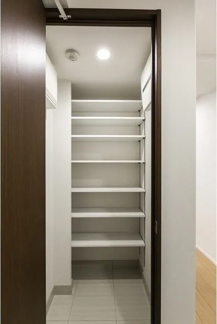 Hiroo Villa Square - Interior - ["Property", "Room", "Furniture"]