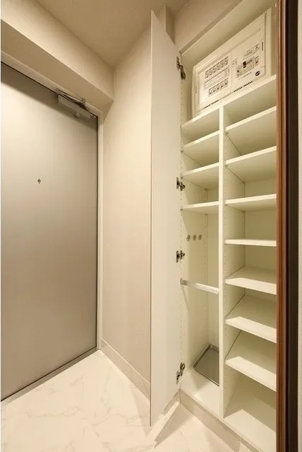 LIBR GRANT Nishi-Shinjuku EAST - Interior - ["Property", "Room", "Furniture"]