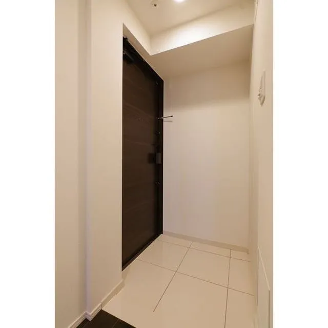 OPEN BLOOM SUMIDA YAHIRO - Interior - ["Door", "Fixture", "Building"]