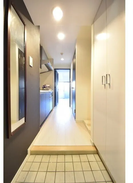 SQUARE Shibuya - Interior - ["Flooring", "Floor", "Ceiling"]
