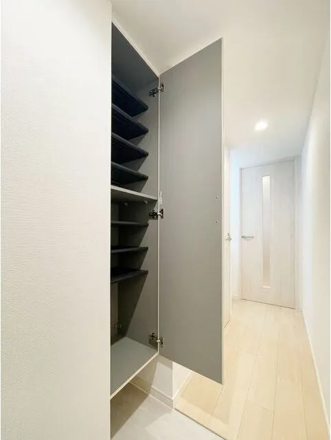 Urban Residence Itabashi - Interior - ["Wood", "Flooring", "Floor"]