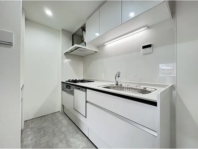 Comfortia Liv Bunkyo Sendagi - Interior - ["Kitchen", "Major appliance", "Flooring"]