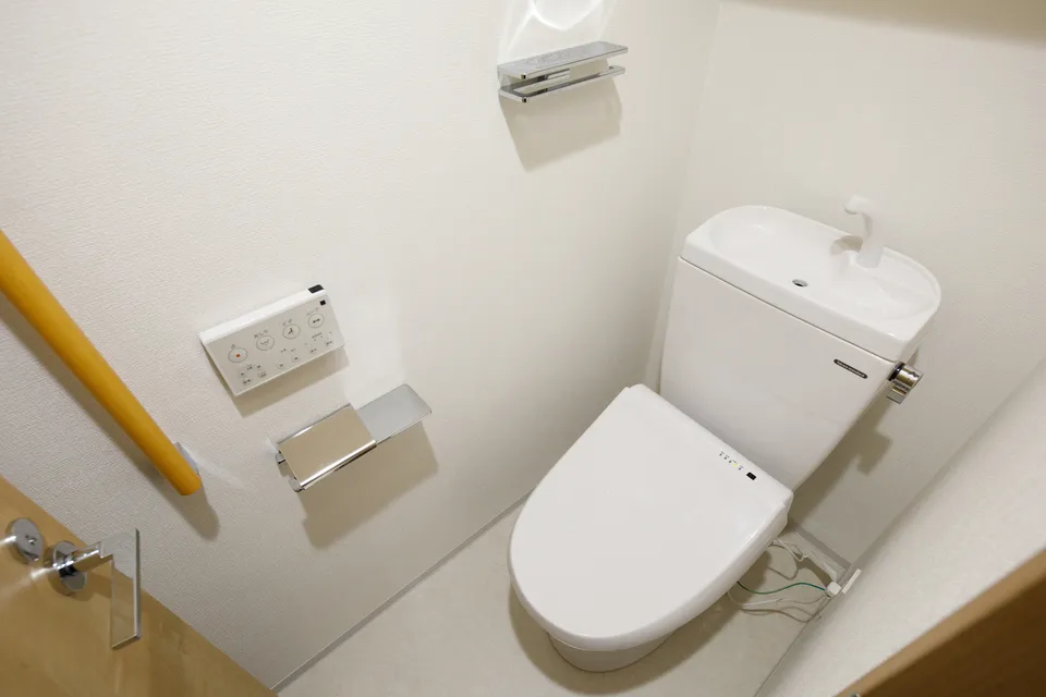 Hmlet Asakusa Tawaramachi - Interior - ["Toilet seat", "Toilet", "Bathroom"]