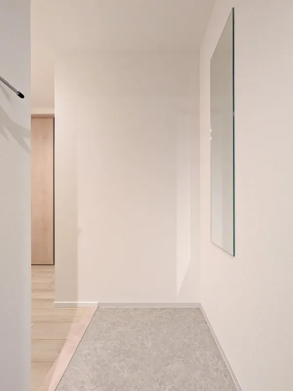 HJ Crown I - Interior - ["Wall", "Flooring", "Floor"]