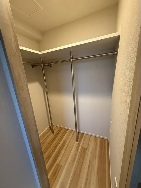 Geoent Ueno Inaricho - Interior - ["Wood", "Flooring", "Wood flooring"]