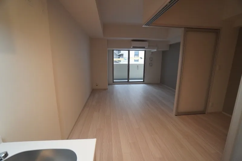 Dimus Kitahama - Interior - ["Floor", "Flooring", "Apartment"]