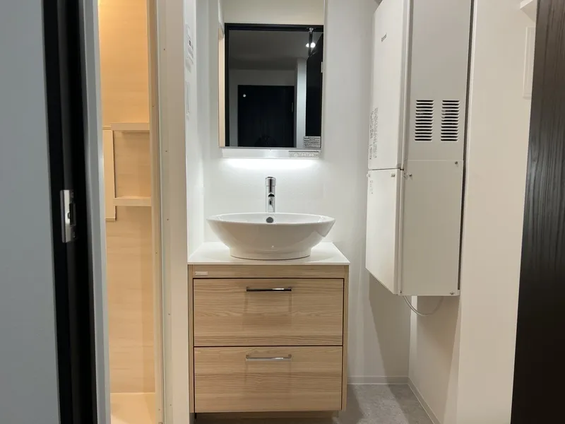 ALATO Morishita II - Interior - ["Bathroom Sink", "Interior design", "Flooring"]