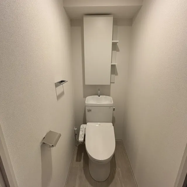 Park Axis Shinagawa Tennozu Isle - Interior - ["Toilet seat", "Toilet", "Flooring"]