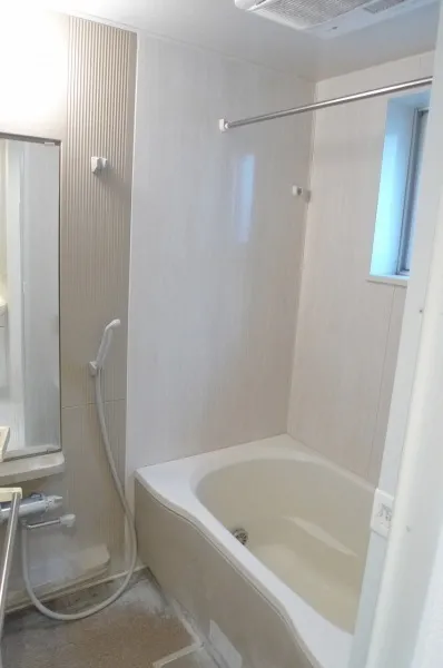 Storia - Interior - ["Plumbing fixture", "Bathroom", "Flooring"]