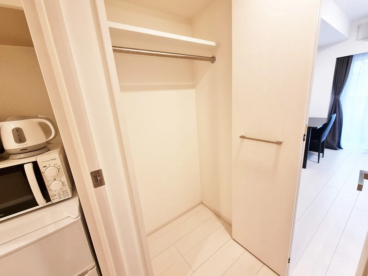 Mynavi Stay Osaki 2 - Interior - ["Flooring", "Wood", "Floor"]