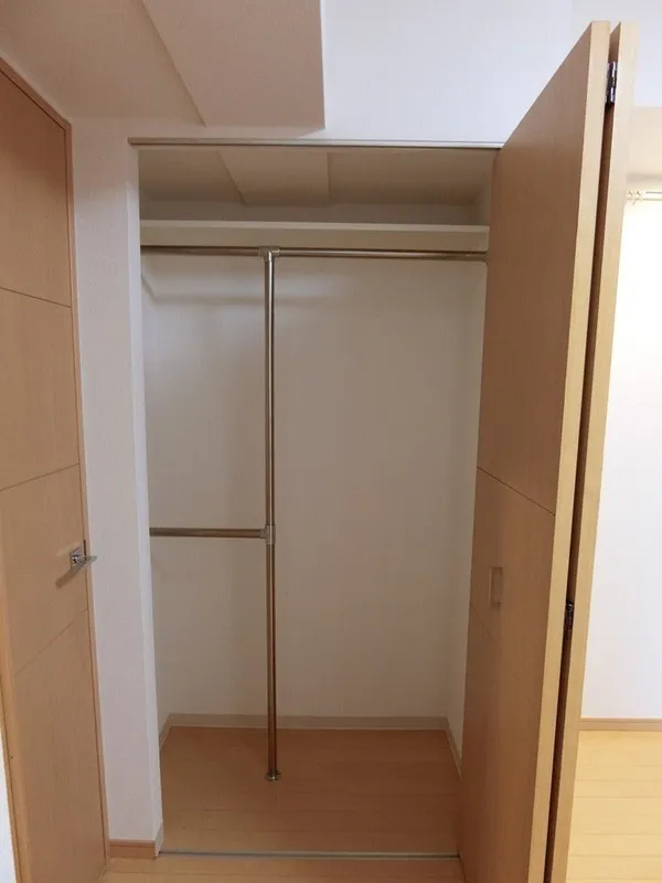Cross Residence Kamata - Interior - ["Wood", "Flooring", "Interior design"]