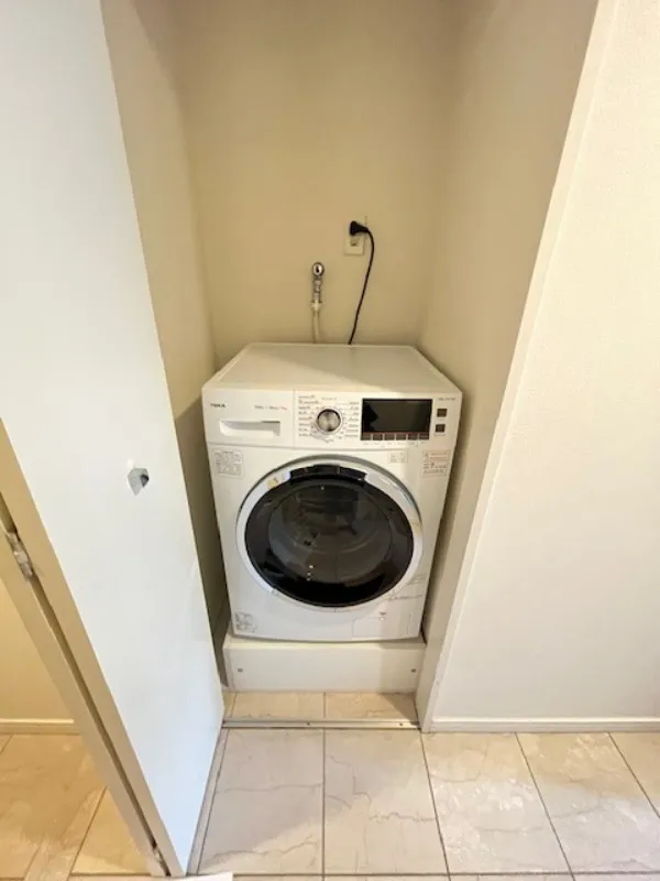 Residia Tower Azabujuban - Interior - ["Washing machine", "Major appliance", "Clothes dryer"]